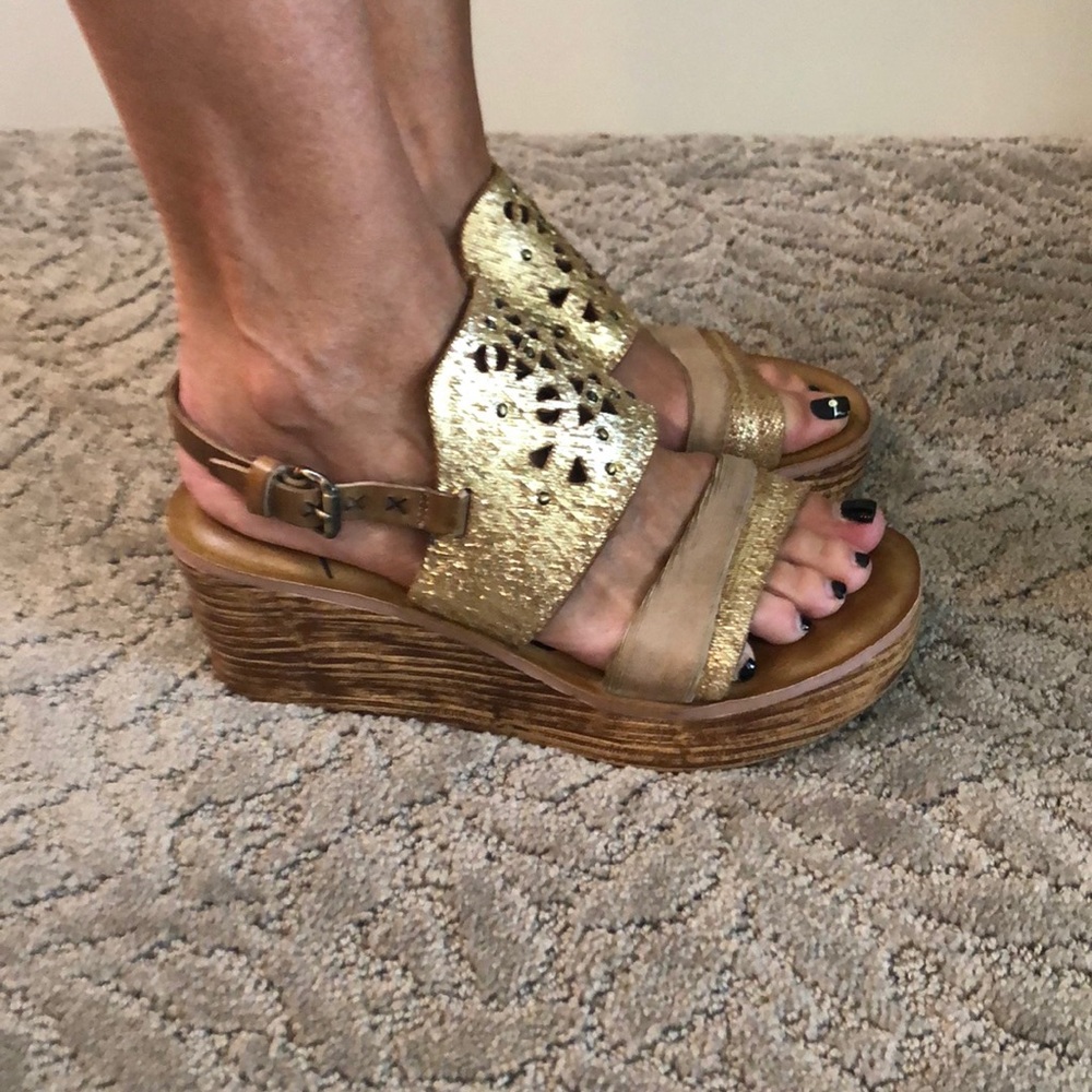 OTBT WEDGES SIZE 61/2 - Picture 3 of 5